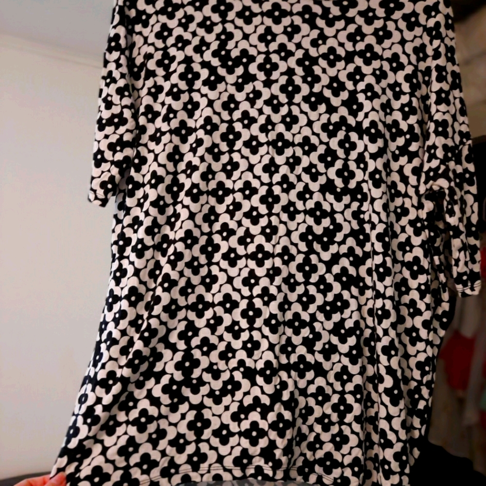 Lularoe top